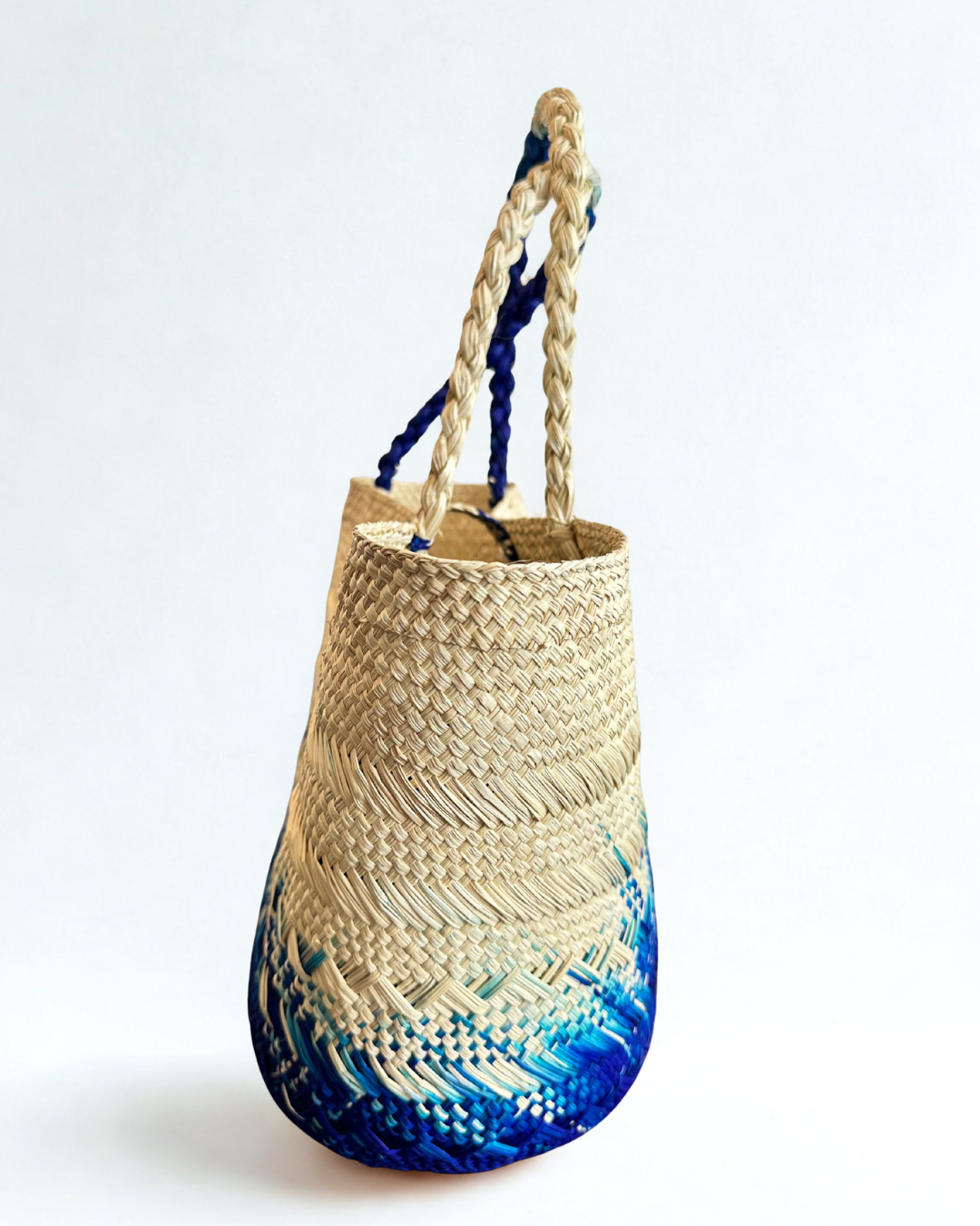 Bolso de playa de palma de iraca tejido a mano